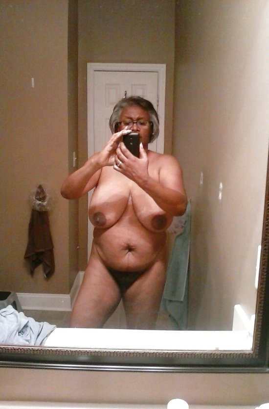 Любительское селфи зрелая