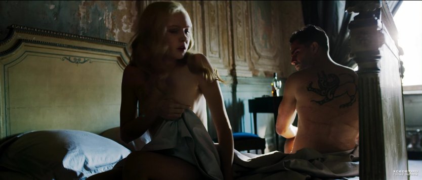 Юлия Хлынина ню Дуэлянт