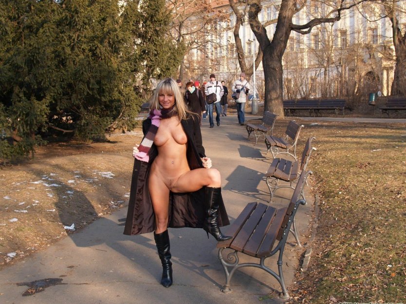 Голые красотки в Красном