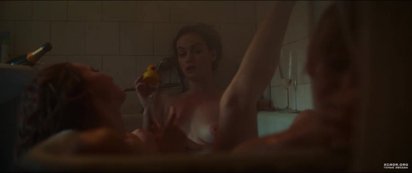 Анна Адамович актриса ню