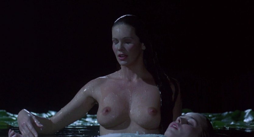 Керри-Энн Мосс горячие сцены