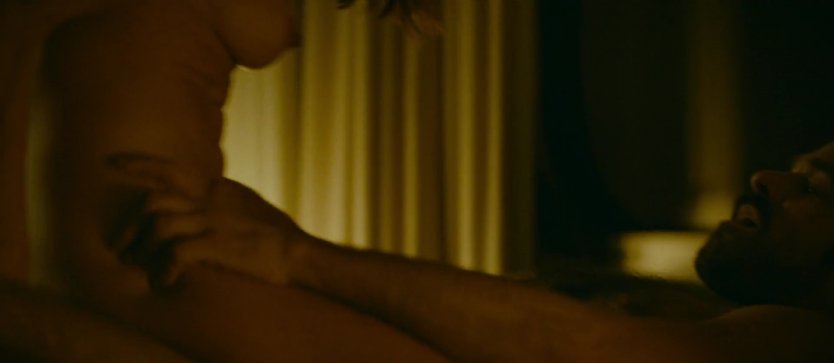 Шарлотта Ле Бон сиськи