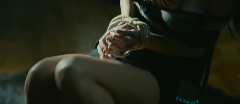 Шарлотта Ле Бон голая в фильме прогулка