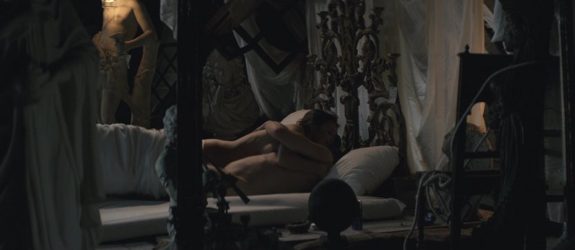 Шарлотта Ле Бон топлес