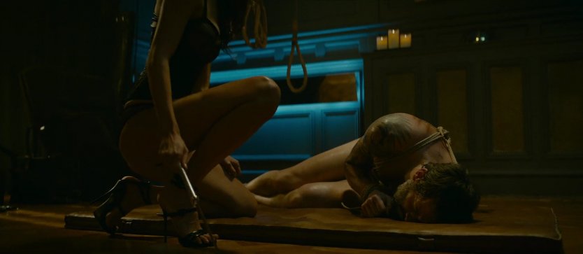 Шарлотта Ле Бон голая в фильме