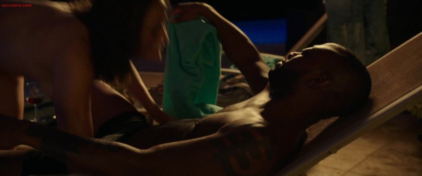 Пола Паттон голая грудь