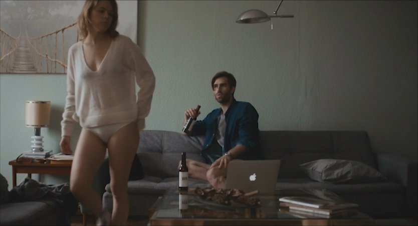 Бетти Баллхаус секси попа