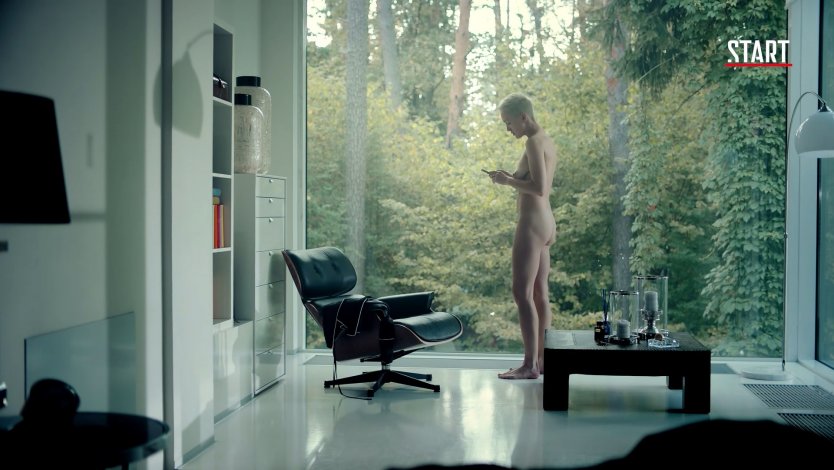 Дарья Мороз голая в сериале