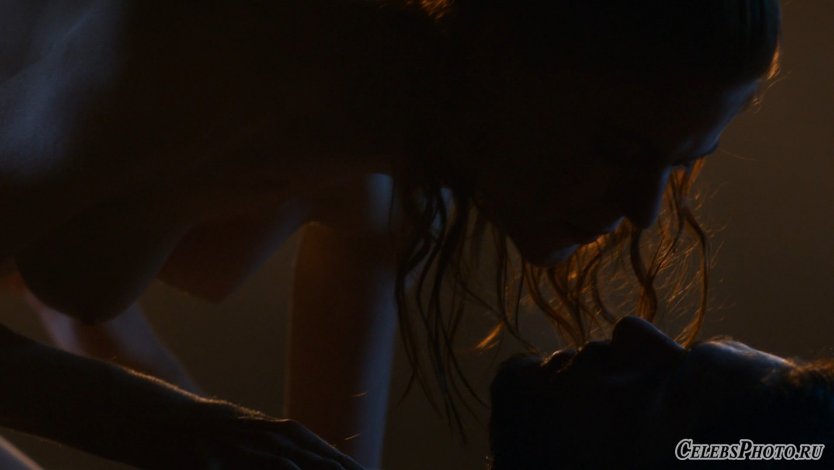 Роуз Лесли постельная сцена