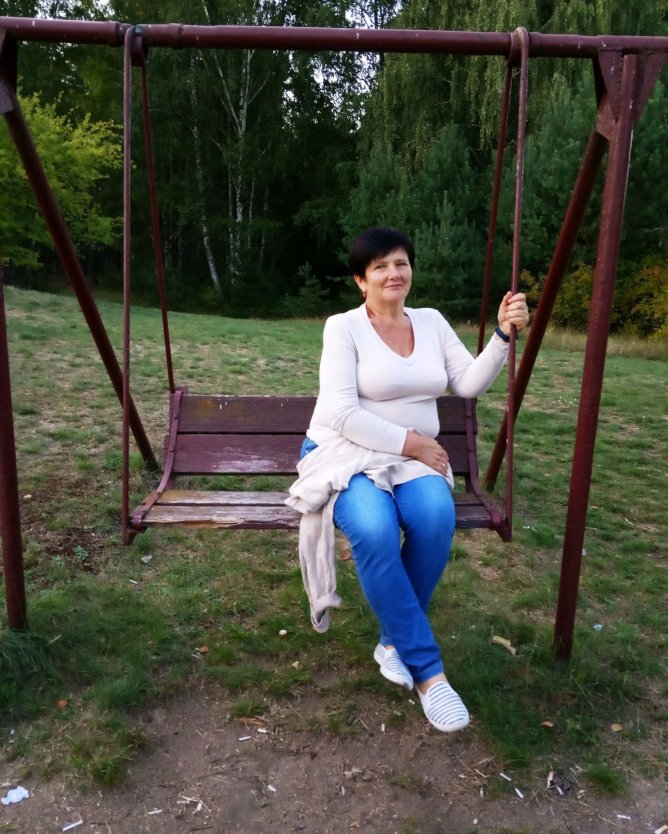 На диване камера домашнее