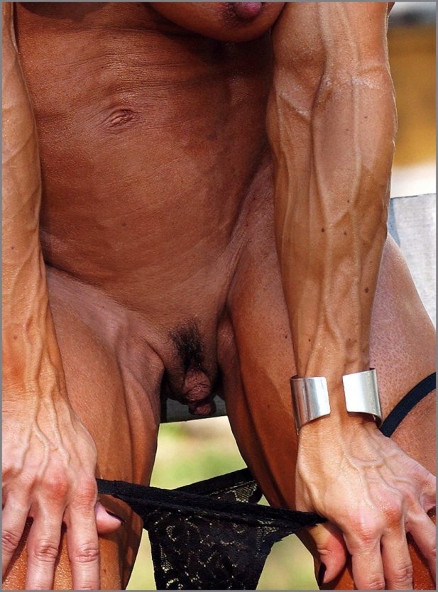 Голые парни с красивыми яйцами