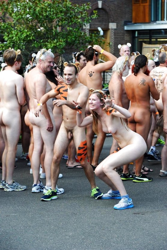 Девушки нудистки на природе