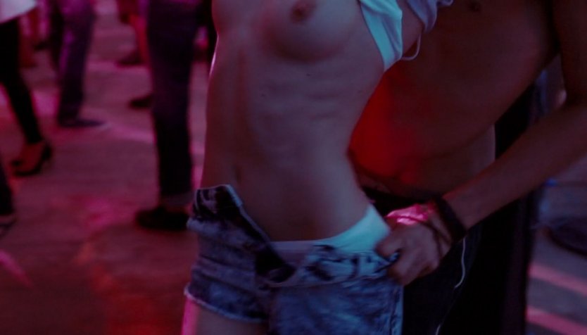 Александра Бортич сиськи