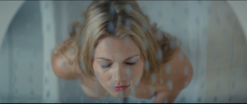 Марго Бансийон топлесс