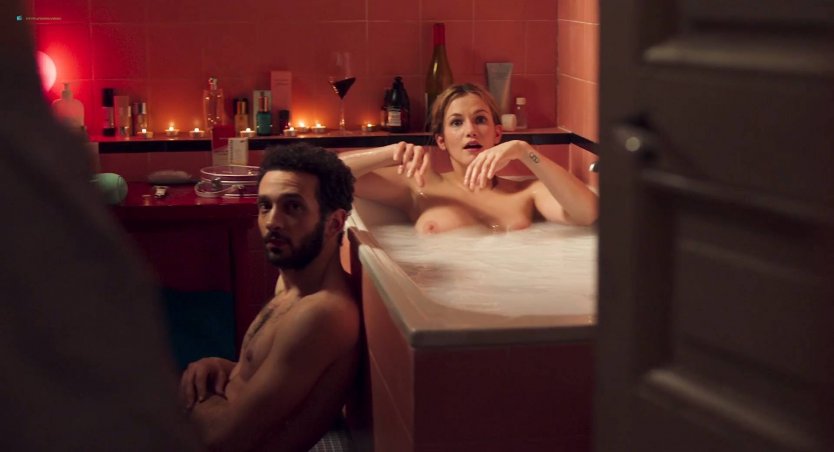 Марго Бансийон грудь