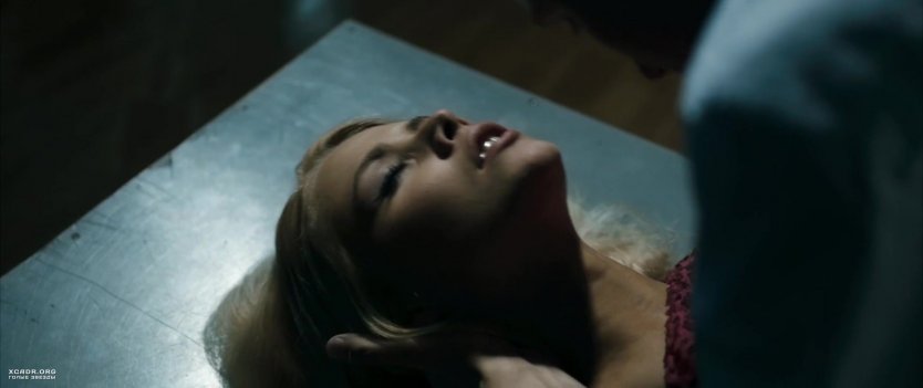 Актриса Яна Троянова голая