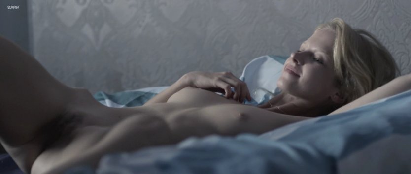 Голая Яна Троянова в сериале Ольга