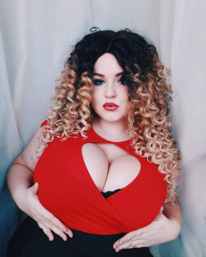 Алена останова модель плюс сайз