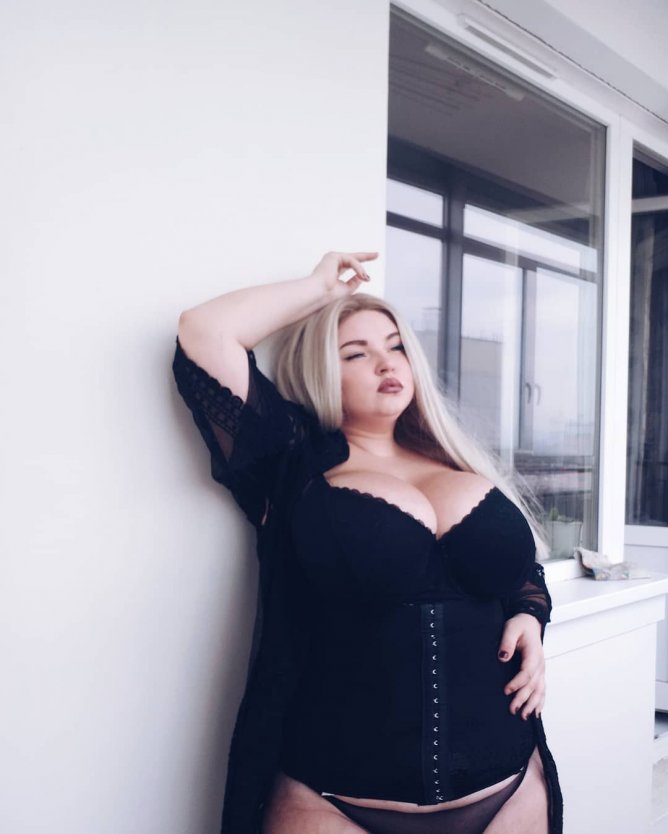 Алиса Шпиллер модель плюс сайз