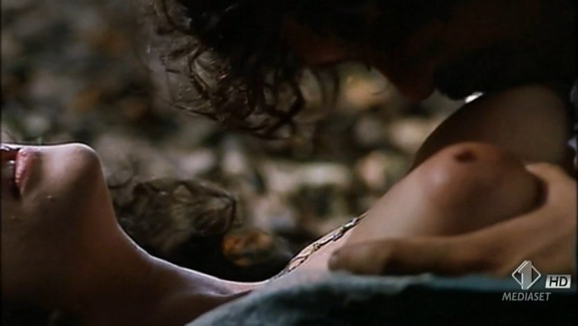 Моника Беллуччи в фильме Бриганти