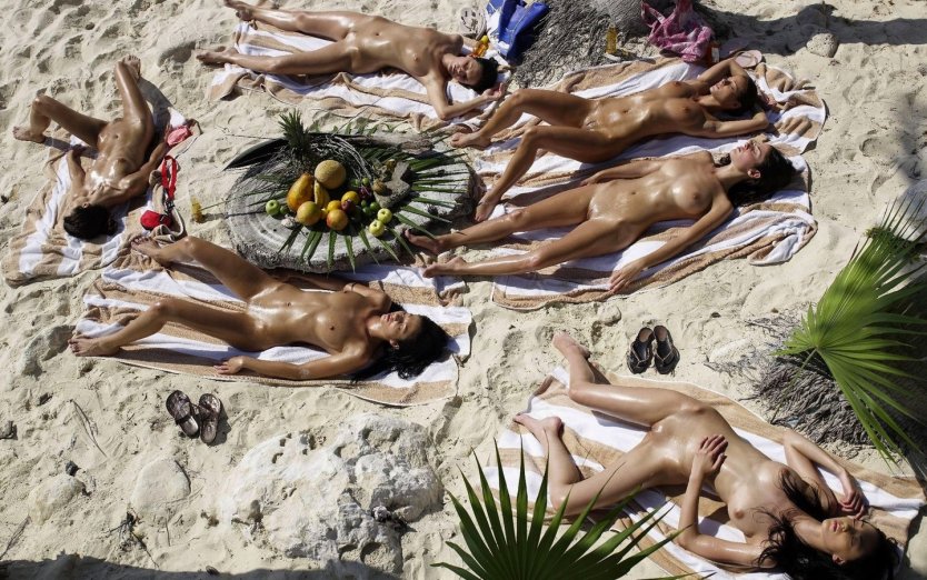 Солнечные ванны нагишом