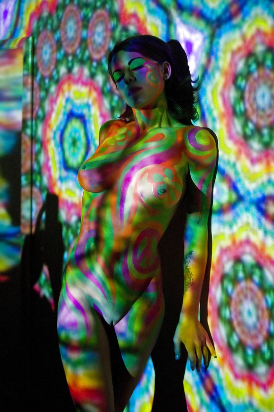 Евгения Диордийчук бодиарт Playboy