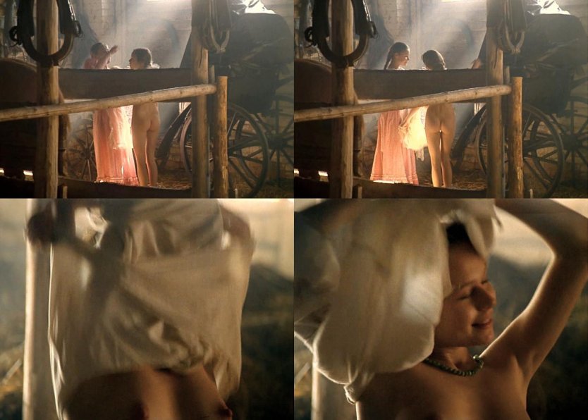 Голая Корикова без трусов