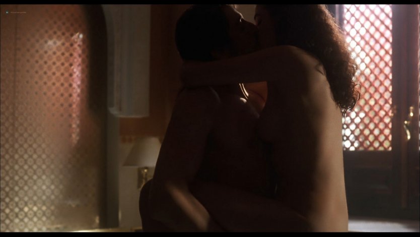 Рут Негга ню