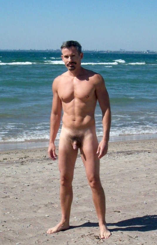 Голые русские мужчины на пляже