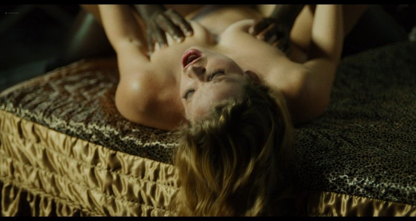 София де Мартино голая