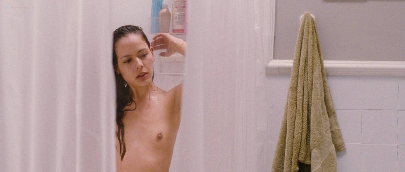 Миссис де Мартино голая