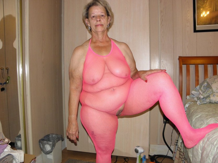 Большие бедра голых старух