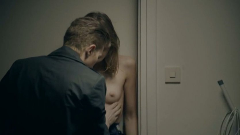 Яна Троянова топлес