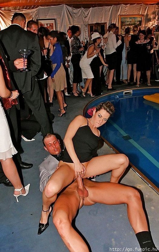 Голые телки на корпоративе