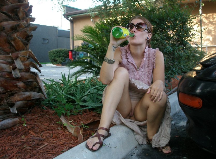 Без трусов на даче частное