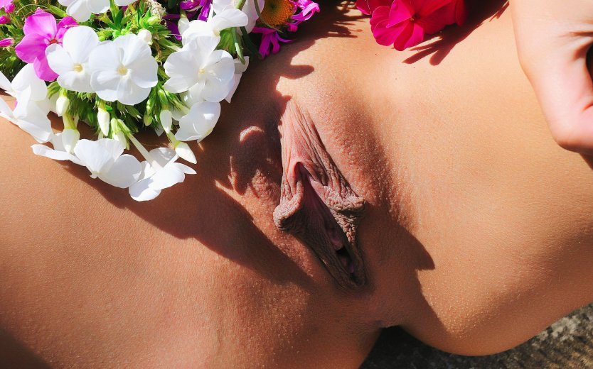 Женщины с большими половыми губами