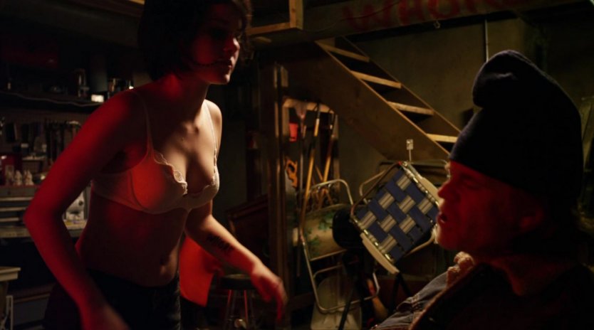 Сериал улица Лаура голая