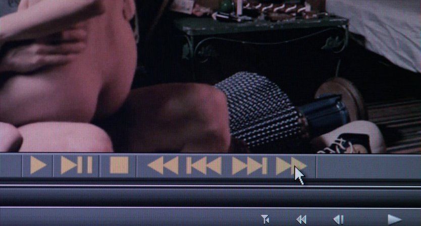 Голые сцены бесстыжие 1 сезон Лаура