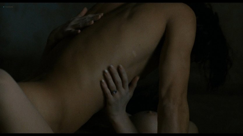 Изабель Аджани одержимая голая