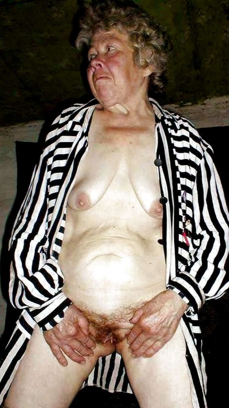 Очень старые голые женщины