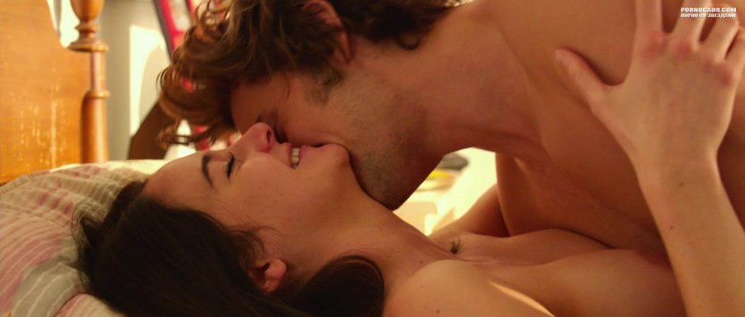 Голая Шейлин Вудли лишается девственности – белая птица в метели (2014)