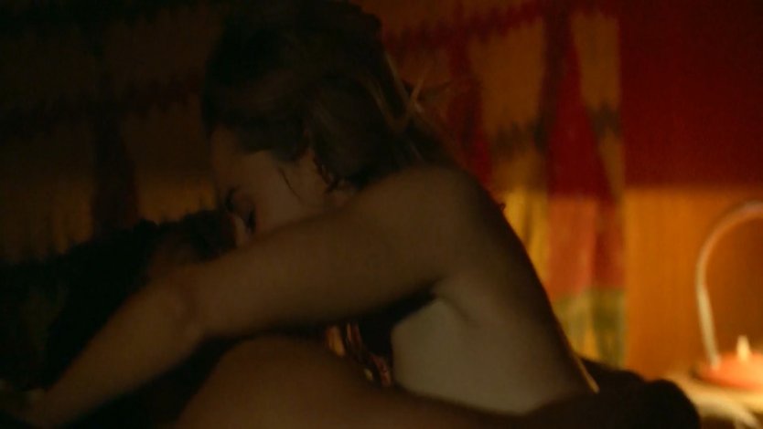 Голая Шарлотта Габрис 18