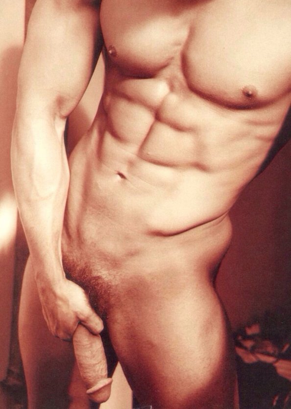 Голые парни с красивыми яйцами