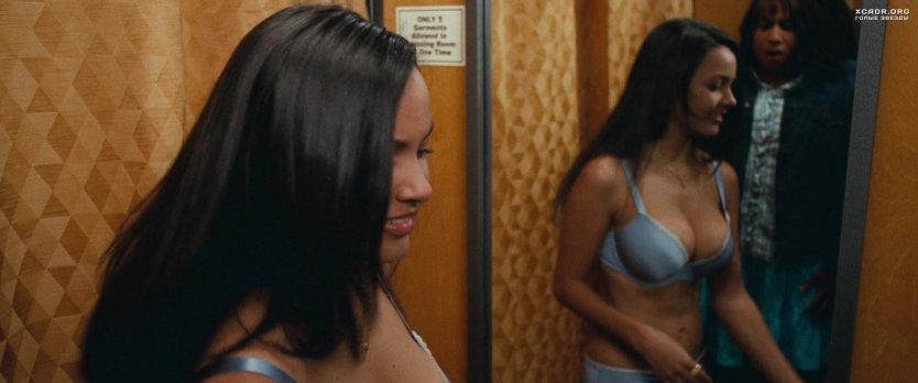 Джессика Лукас в белье