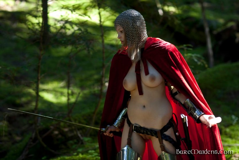 Голые воительницы света дрочет