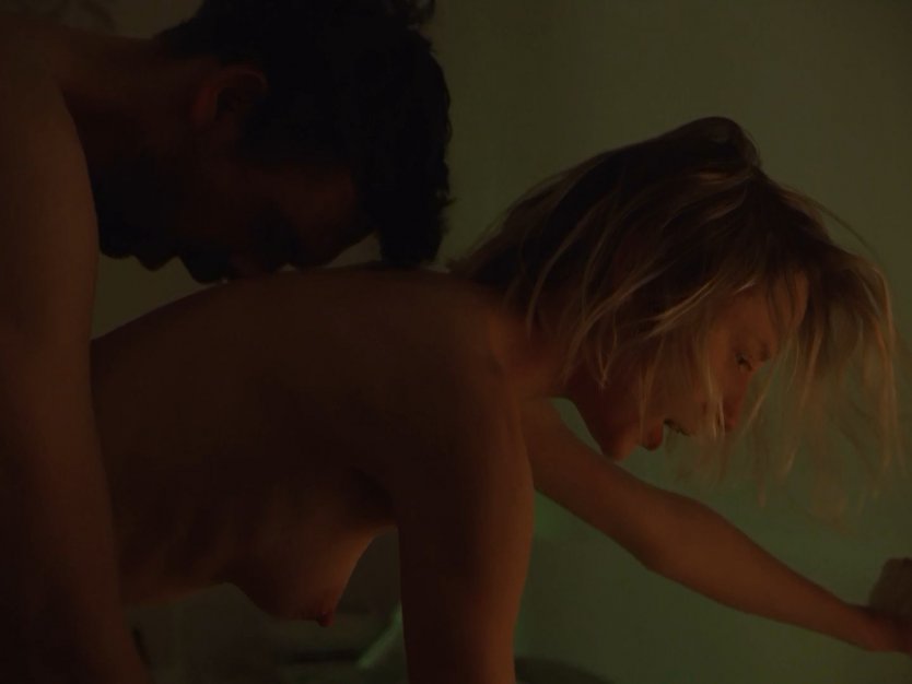 Клаудия Джерини голая грудь