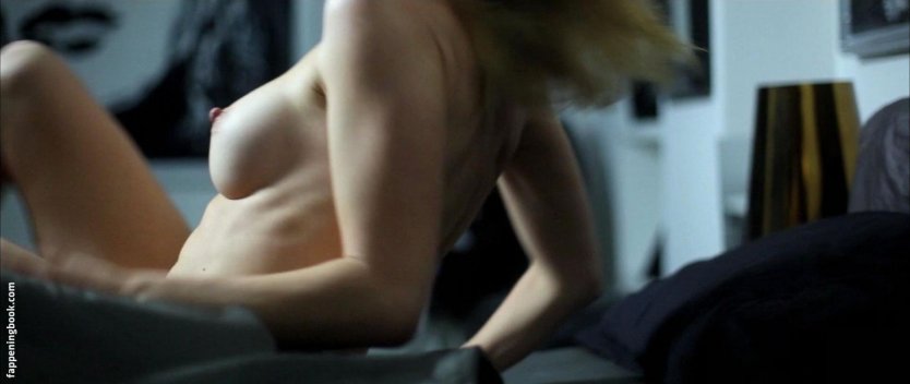 Клаудия колль (все леди делают это, 1992)