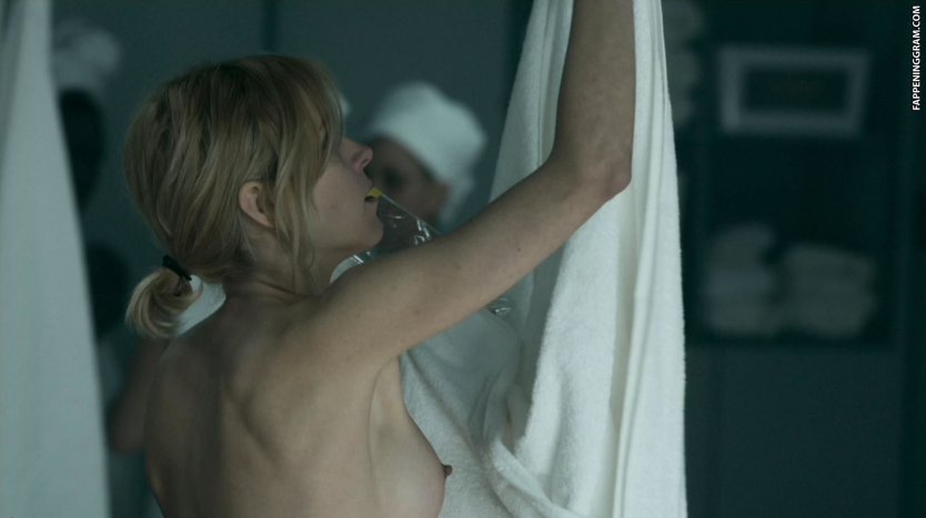 Мэгги Сивантос голая в сериале Визави