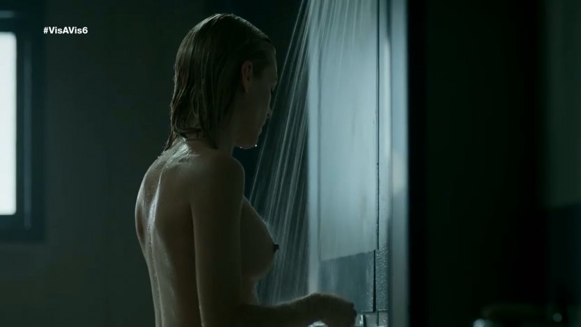 Мэгги Сивантос топлесс