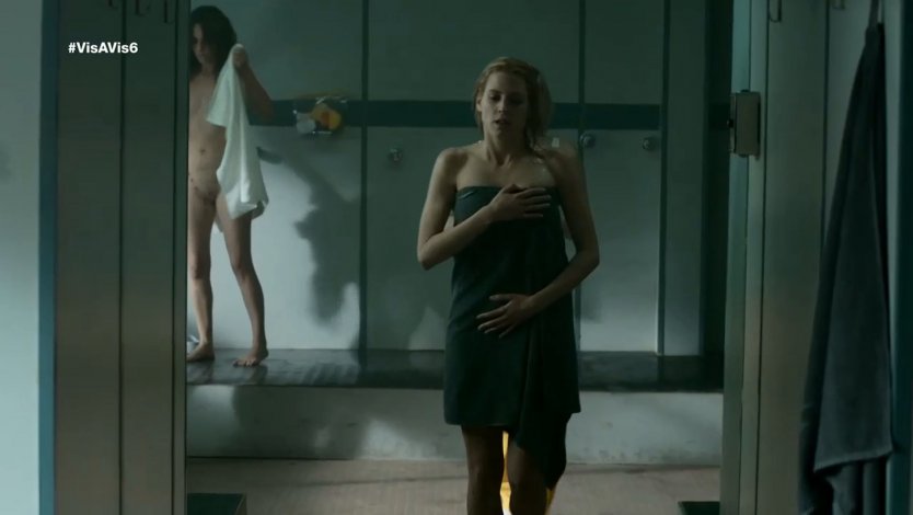 Мэгги Сивантос топлесс